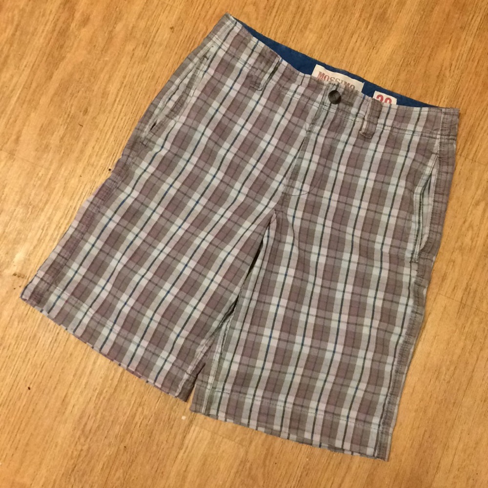 Men’s plaid shorts